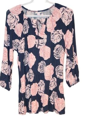 2/$30 🏷 Lularoe Navy and Pink Floral Tie Neck Blouse Size S